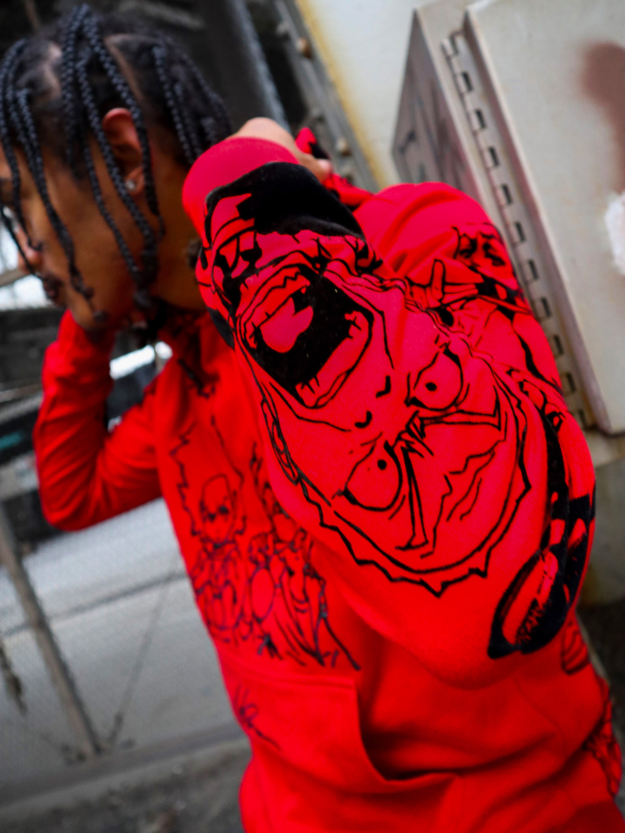 deKryptic x The Boondocks - Sudadera con capucha roja con contorno de ganadores de oro